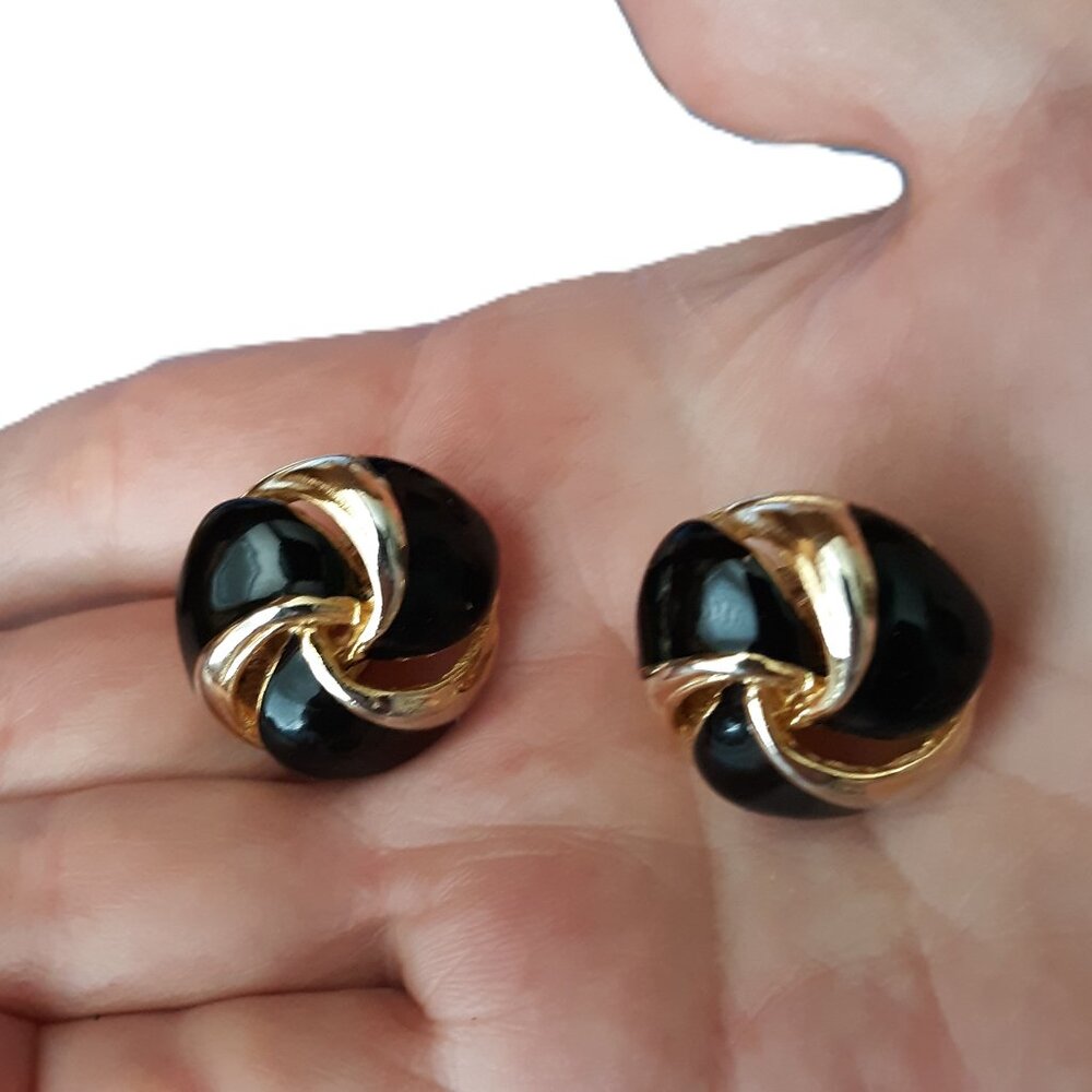 Gay Boyer Signed Infinity Knot Enamel Black Gold Tone Clip On Earrings